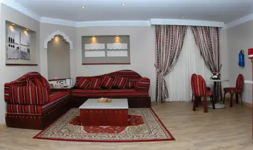 Al Liwan Suites - 104