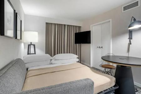 Sheraton Suites Old Town Alexandria - 79