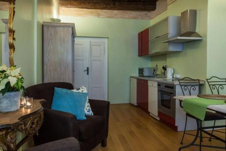 Black Star Suites - 16