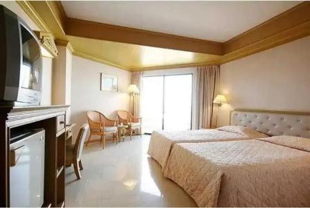 City Beach Resort - 98