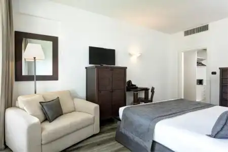 Bellevue & Resort - 135
