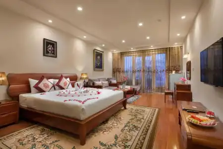 Sq Hang Gai & Spa - 168