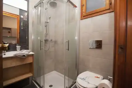 John & Mary's Studios - 111