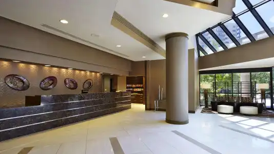 Embassy Suites by Hilton Crystal City National Airport - 1