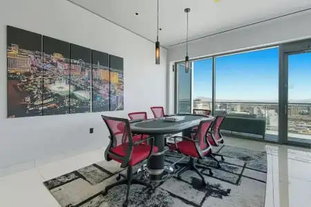 Beautiful Palms Place Suite - 72