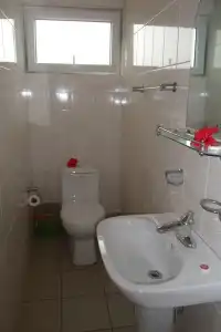 Reef Holiday Apartments - 77