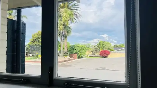 18th Avenue Thermal Motel - 9