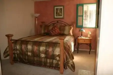 Mon Ami Bed and Breakfast - 4