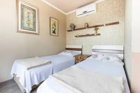 Batumi Wonderland Guest House - 5
