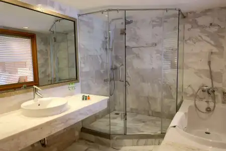 Hilton Garden Inn Hanoi - 8
