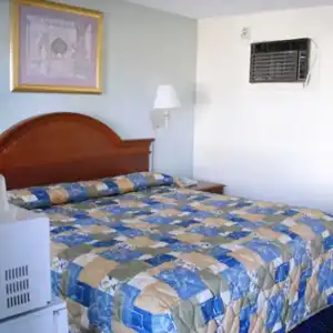 Whispering Pines Motel - 3