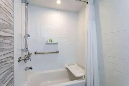 Wyndham Garden Miami International Airport - 8