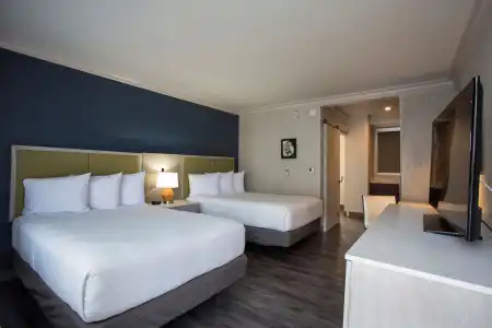 SureStay by Best Western Santa Monica - 2