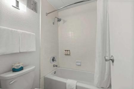 Vagabond Inn Executive Old Town - 47