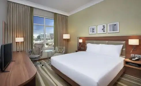 Hilton Garden Inn Dubai Al Muraqabat - Deira - 25