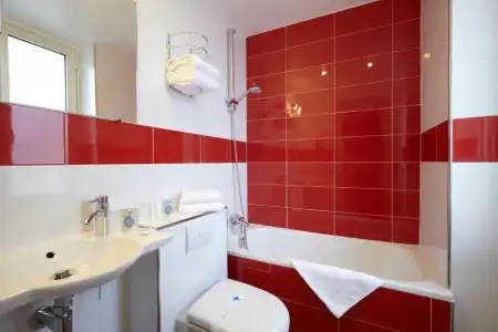 Hôtel Kyriad Paris 10 — Canal Saint Martin-République - 50