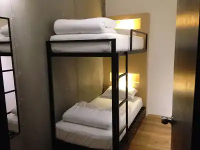 The 80's Guesthouse - Hostel - 4