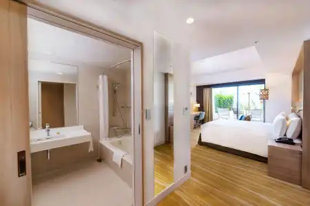 DoubleTree by Hilton Okinawa Chatan Resort - 7