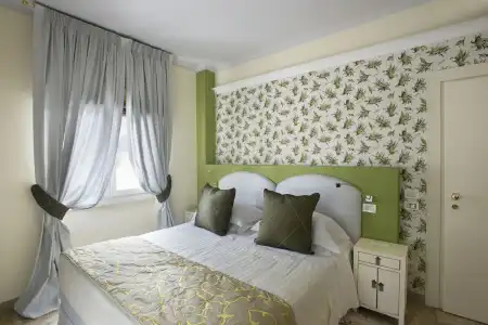 Augustus & Resort - 8