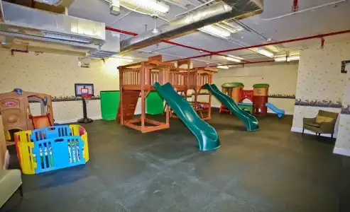 Pelican Residence at One Broadway - 18