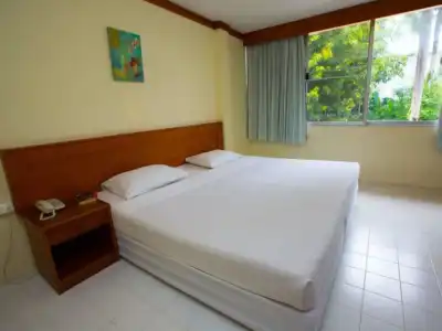 OYO 320 Regent 2002 Guest House - 4