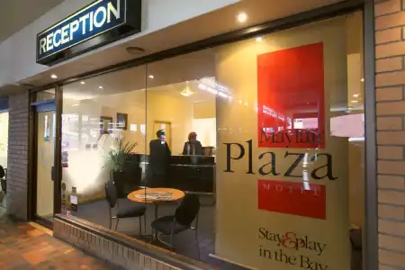 Mayfair Plaza Motel - 13