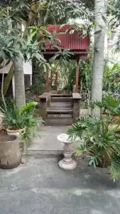 Ruean Mai Chai Khlong - 1