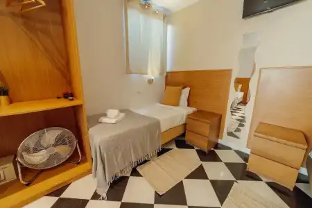 DownTown Guest House - 32