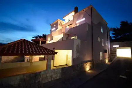 Villa Avantgarde - 68