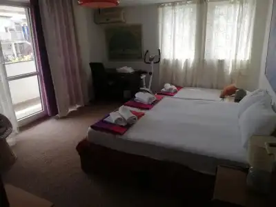 LaRos Apartments - 78
