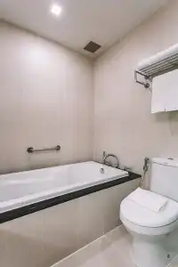 Adelphi Suites Bangkok - 66