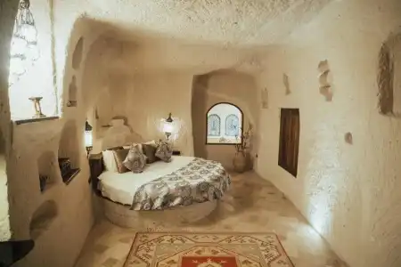 Hu of Cappadocia - 113