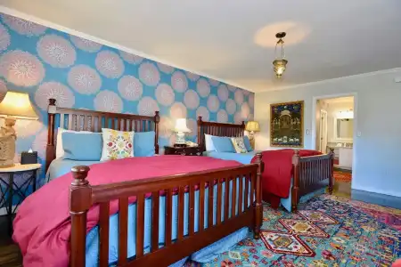 Wilburton Inn - 228