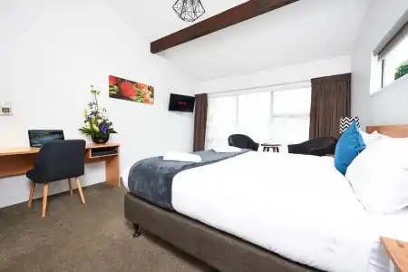 Cobblestone Court Motel – Wenzel Motels - 110