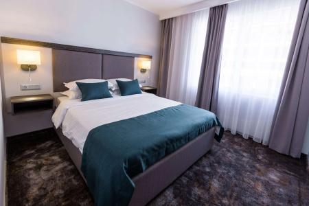 Best Western Plus Premium Inn - 37