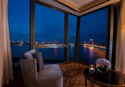 Hilton Wuhan Riverside - 68