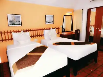 Lawana Escape Beach Resort - 19