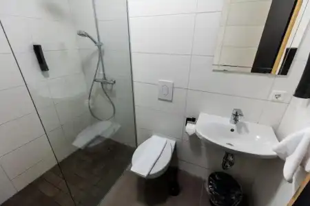 Lilja Guesthouse - 9