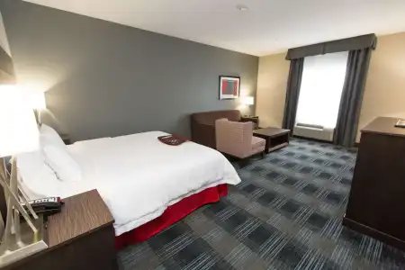 Hampton Inn & Suites Oklahoma City Airport - 5
