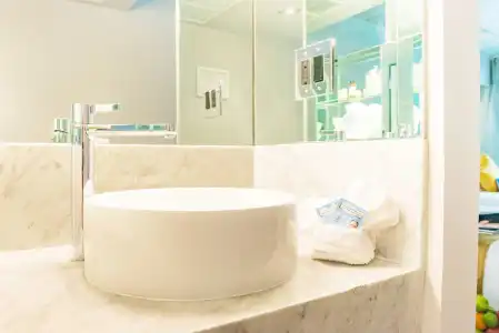 Riviera South Beach - 7