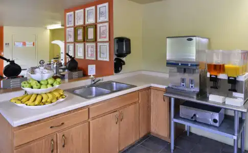 Americas Best Value Inn - Madison - 13