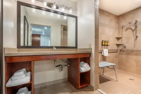 Best Western Plus Clocktower Inn - 9