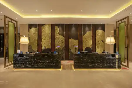 Hilton Wuhan Riverside - 33