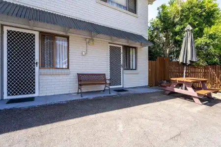 Port Aloha Motel - 102