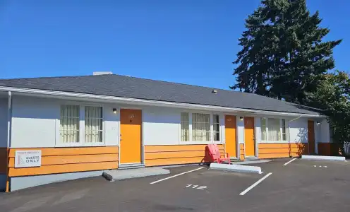 2400 Motel - 10