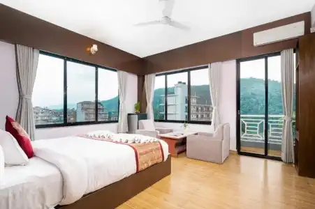 Trekkers Inn - 101