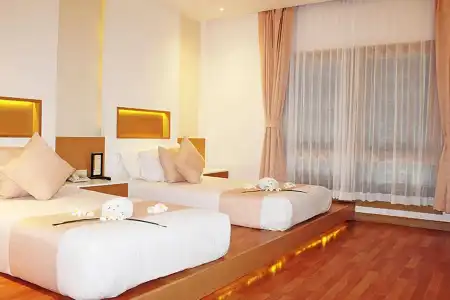 Iyara Beach & Plaza - 6