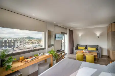 Chroma Fashion Rooms & Apartments - 5