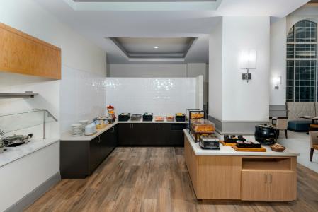 Hilton Garden Inn Charlotte Uptown - 33