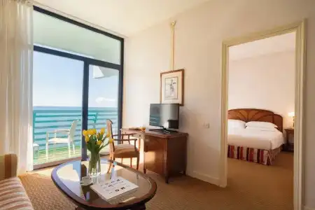 Grand Astoria - 48